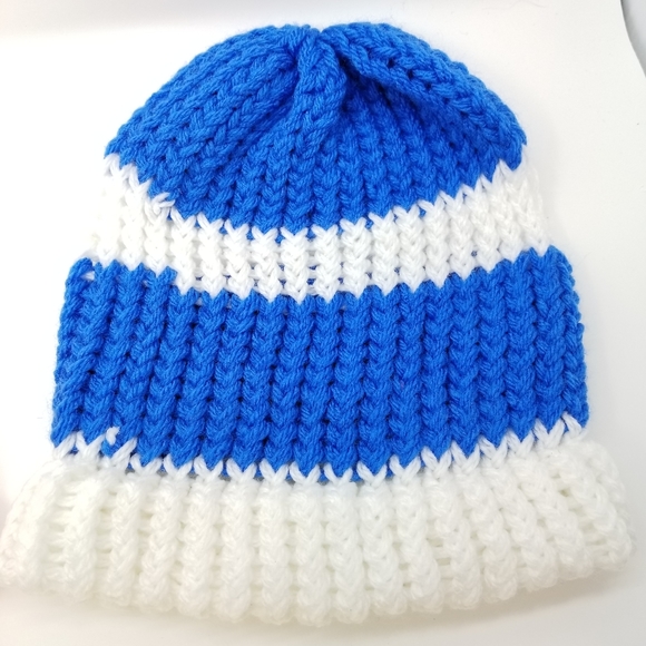Five Handmade Knit Beanie Set! Family Friends Gift - Picture 2 of 10